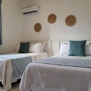 Hotel Drake Bolivar, Saint-Domingue
